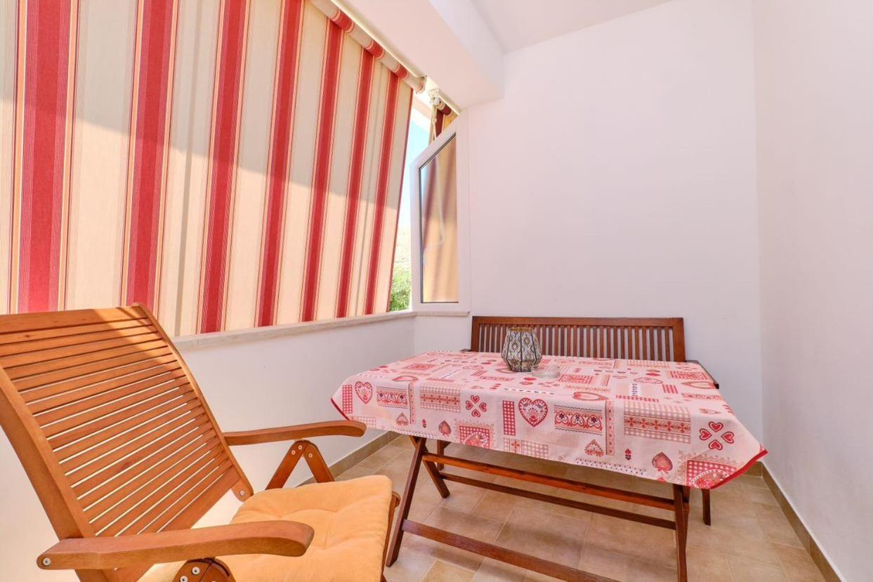 Apartments Enna Mali Lošinj Buitenkant foto