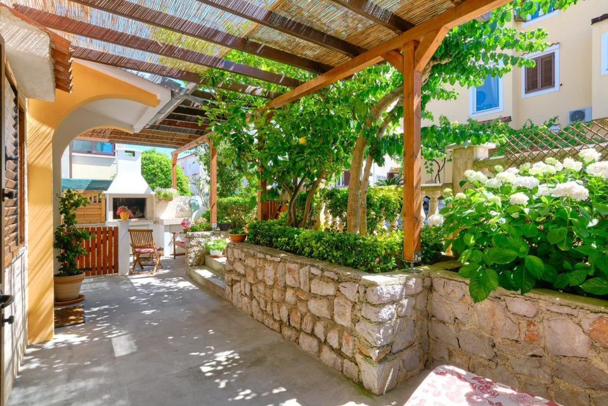 Apartments Enna Mali Lošinj Buitenkant foto