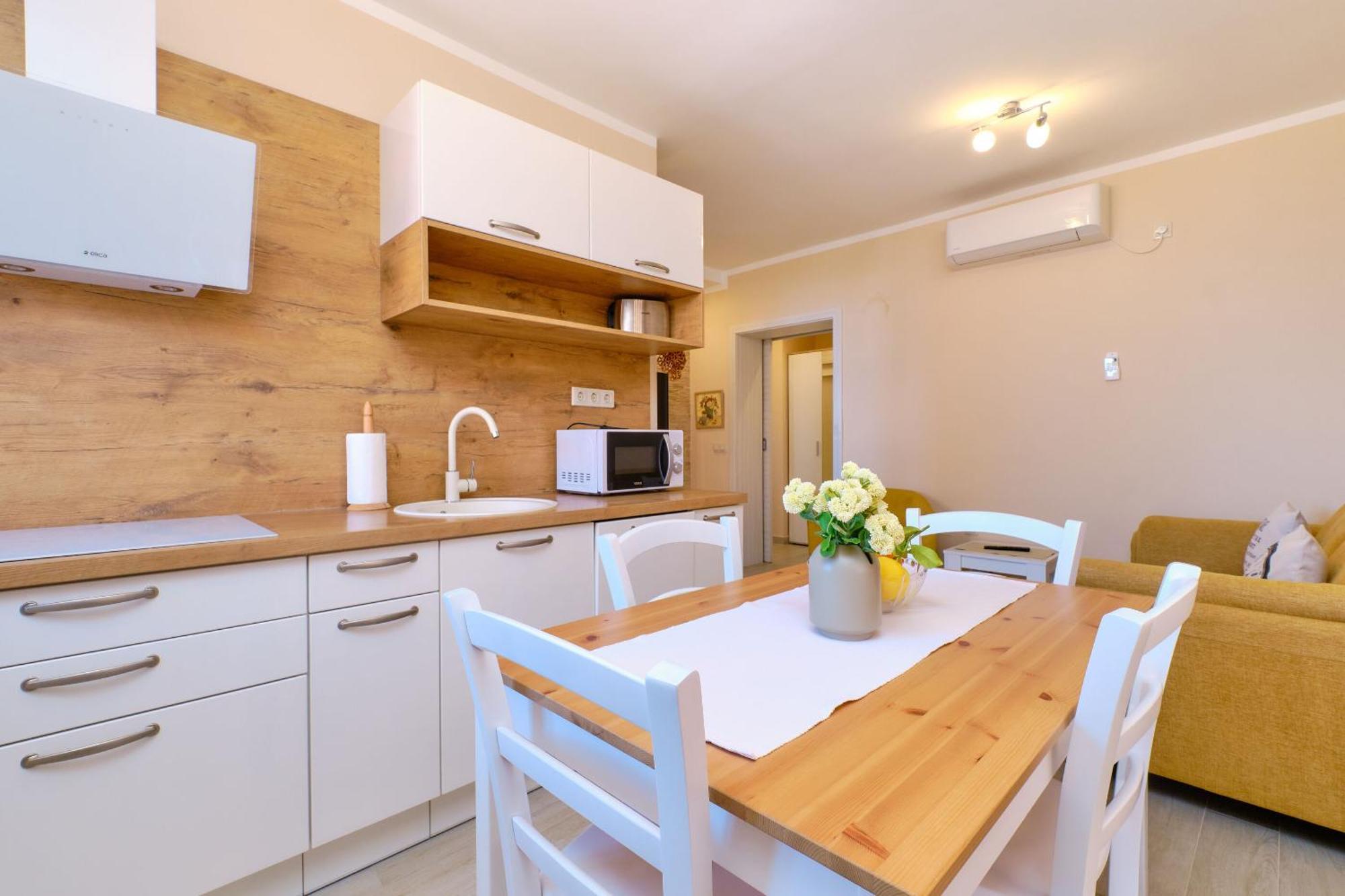 Apartments Enna Mali Lošinj Buitenkant foto